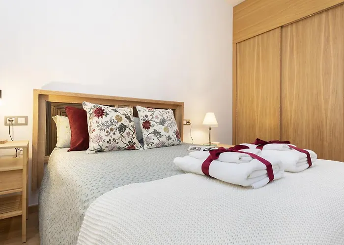 -Malagasunapts-Cervantes Pool&Parking